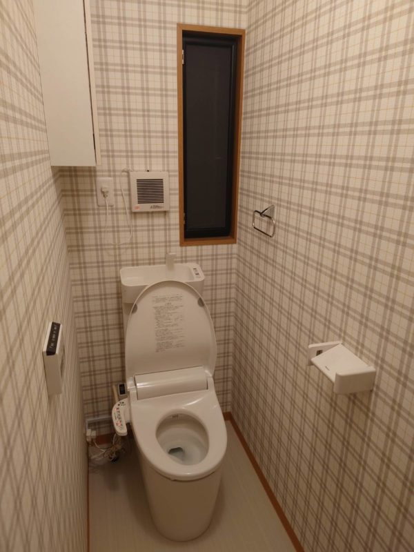 和歌山県にて、トイレの入れ替え工事